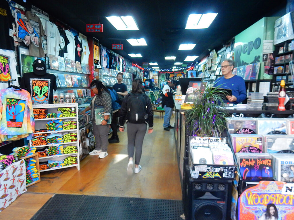 Repo Records Philadelphia PA - store interior